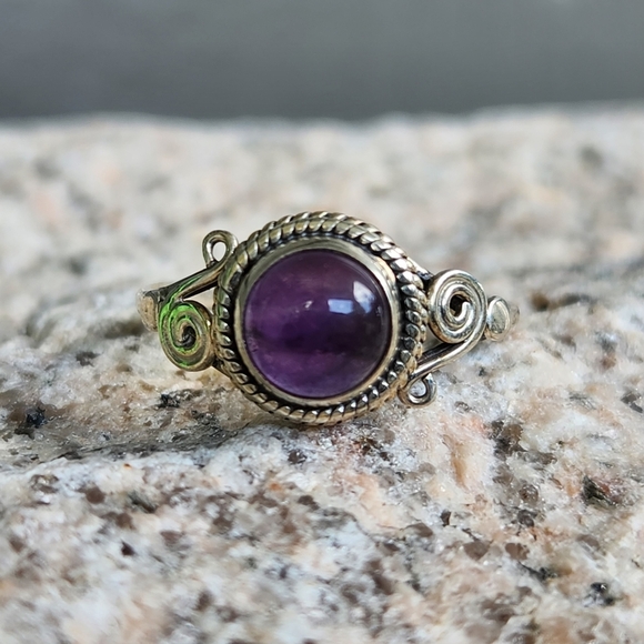 NEW Sterling Silver 925 Round Bezel Set Amethyst Ring Size 8 - Picture 9 of 9